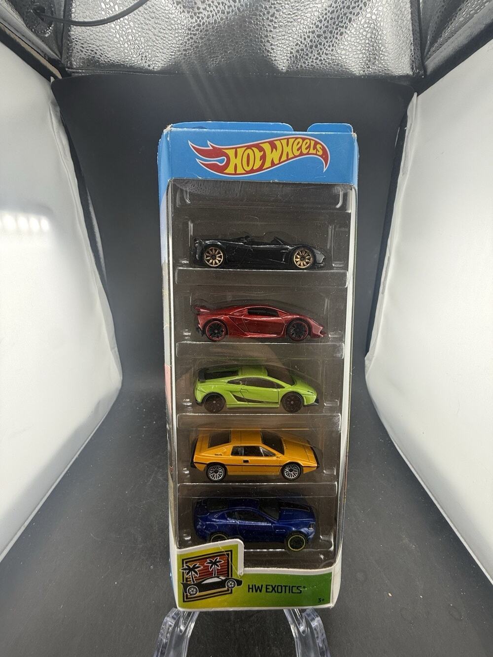 Hot Wheels 2019 HW Exotics 5 Pack FYL17 Pagani Lamborghini Lotus Aston Martin